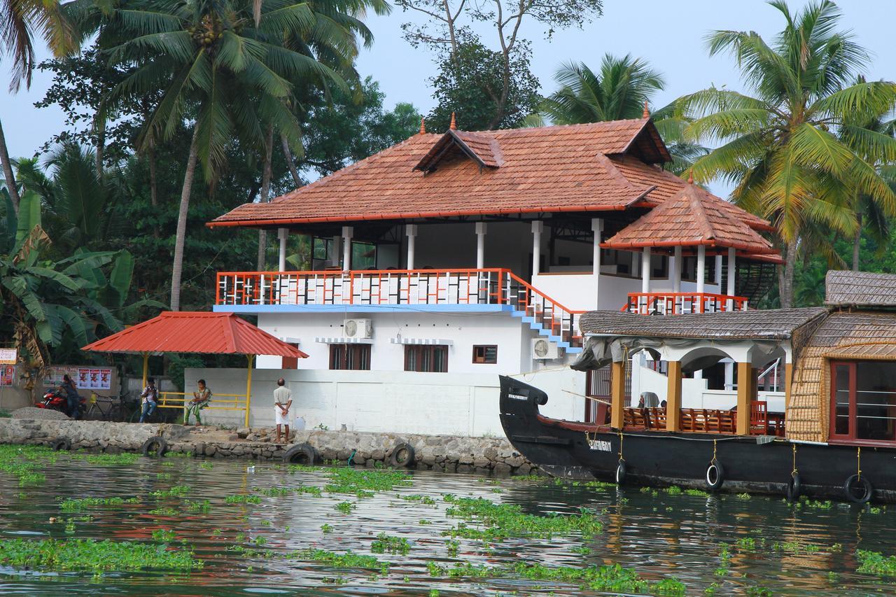 Chaandhni Lake View 호텔 Alappuzha 외부 사진