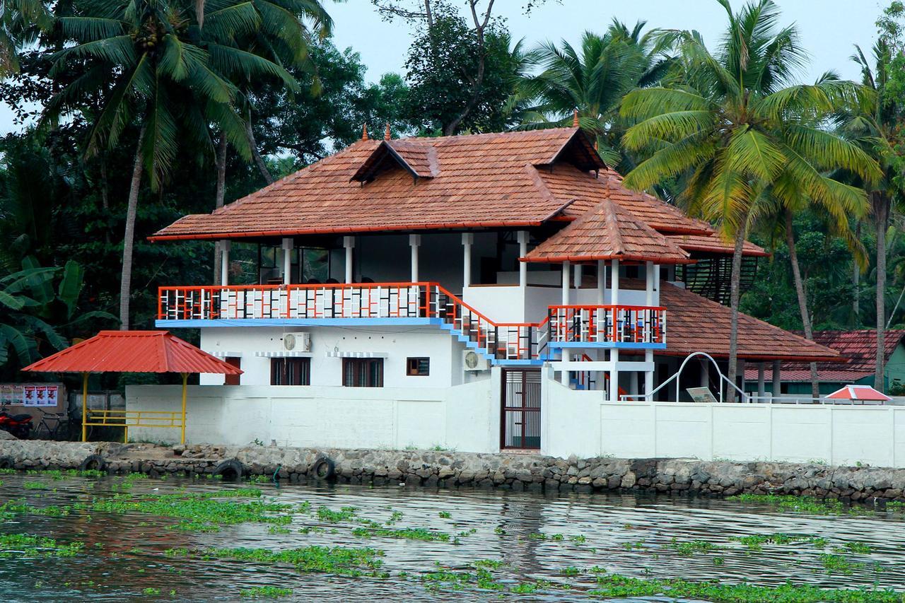 Chaandhni Lake View 호텔 Alappuzha 외부 사진