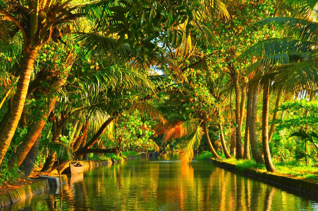 Chaandhni Lake View 호텔 Alappuzha 외부 사진